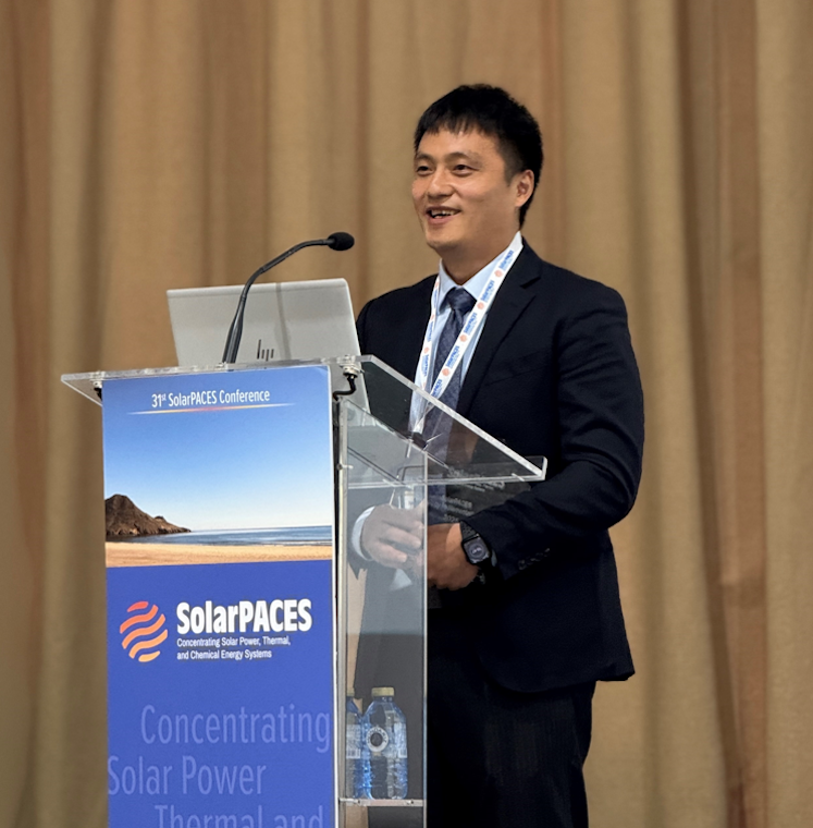 Yuan Wan from Cosin Solar accepts the inaugural SolarPACES Technology Implementation Award